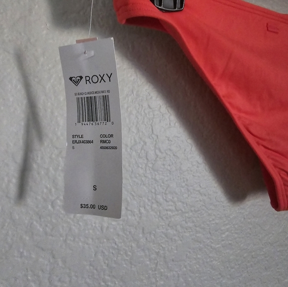 Roxy - Picture 3 of 3